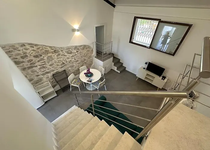 - Finestra Sul Cortile * סקופלו